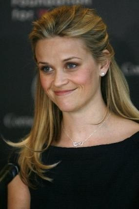 Reese Witherspoon Infinity Necklace - The Black Box Boutique